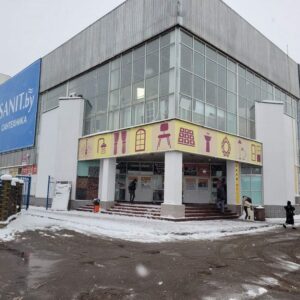 Павильон ГУДМАГ в Минске. Вход в здание. Фото.
