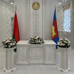 Стол специальный (для регистрации брака) 1-местный с декором STZ-02/2